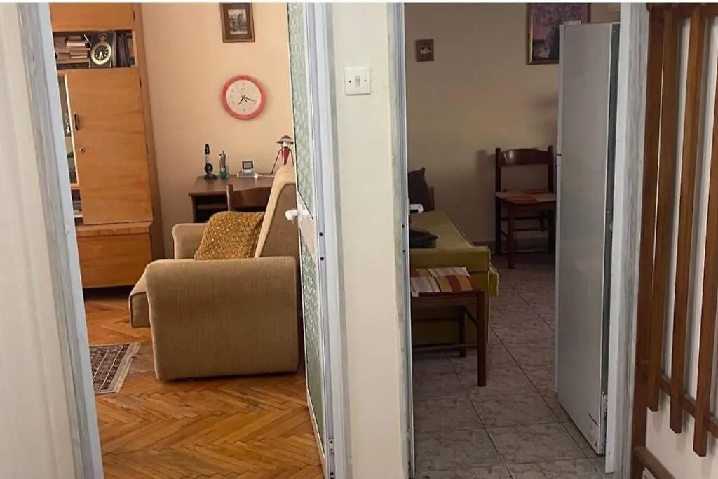 Cozy Flat In The Heart Of Tirana Apartment